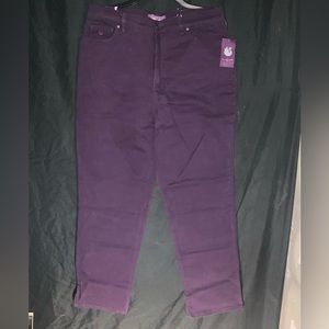 Brand New Gloria Vanderbilt Jeans  
~Size 14    
~14 Stretch Average missy